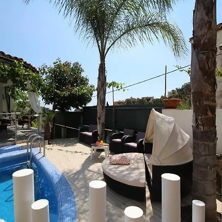 Con Piscina 호텔 또사데마르